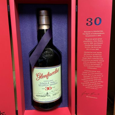 https://www.greedyspirits.nl/wp-content/uploads/2021/05/glenfarclas-30y-kist-400x400.jpg