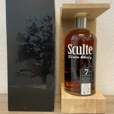 https://www.greedyspirits.nl/wp-content/uploads/2022/10/sculte-7-400x400.jpg